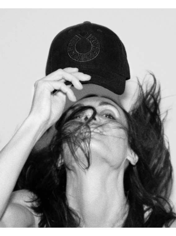 Gorra Negra "Dark Side"