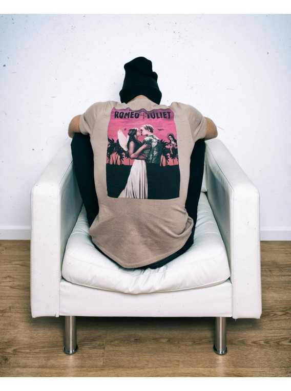 Camiseta Unisex "Tragic Romance" ©Romeo y Julieta